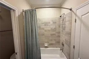 5274 E Camelot Dr, Sarasota, FL 34233 - Photo 30