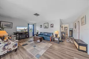 3286 Brunswick Ln, Sarasota, FL 34239 - Photo 6