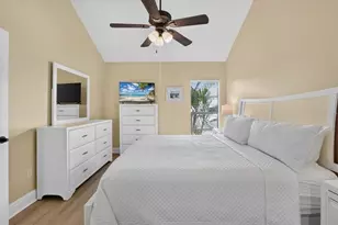 1007 Gulf Dr N, Bradenton Beach, FL 34217 - Photo 20
