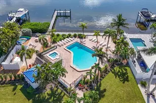 1007 Gulf Dr N, Bradenton Beach, FL 34217 - Photo 32