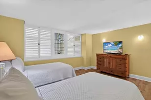 1007 Gulf Dr N, Bradenton Beach, FL 34217 - Photo 28