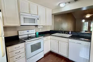 5928 36th Ave Cir W, Bradenton, FL 34209 - Photo 8