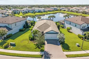 5755 Bluestar Ct, Lakewood Ranch, FL 34211 - Photo 1