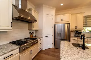 8137 Gabanna Dr, Sarasota, FL 34231 - Photo 14
