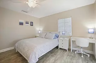 2126 Hyde Park St, Sarasota, FL 34239 - Photo 26