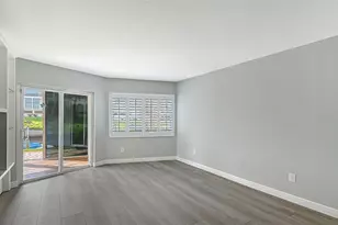 1300 N Portofino Dr, Sarasota, FL 34242 - Photo 20