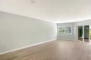 1300 N Portofino Dr, Sarasota, FL 34242 - Photo 10