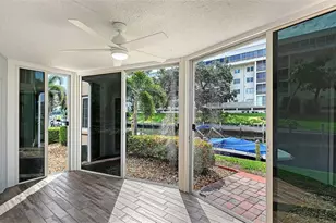 1300 N Portofino Dr, Sarasota, FL 34242 - Photo 24