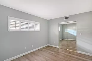 1300 N Portofino Dr, Sarasota, FL 34242 - Photo 14