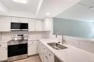 1300 N Portofino Dr, Sarasota, FL 34242 - Photo 14