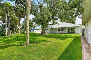 341 Shore Dr, Ellenton, FL 34222 - Photo 8