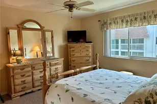 1330 Glen Oaks Dr E, Sarasota, FL 34232 - Photo 16