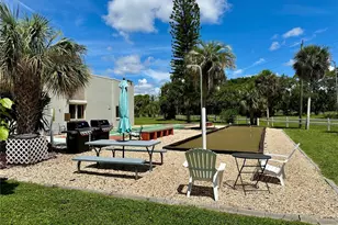 1330 Glen Oaks Dr E, Sarasota, FL 34232 - Photo 32