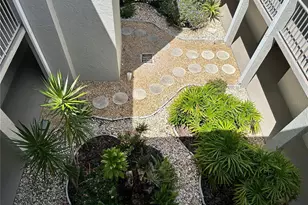 1330 Glen Oaks Dr E, Sarasota, FL 34232 - Photo 26