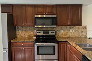 7750 Eagle Creek Dr, Sarasota, FL 34243 - Photo 6