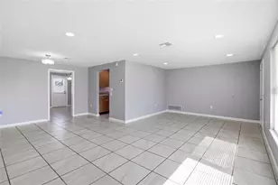 1786 Coconut Dr, Venice, FL 34293 - Photo 10