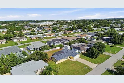 1786 Coconut Drive, Venice, FL 34293 - Photo 40