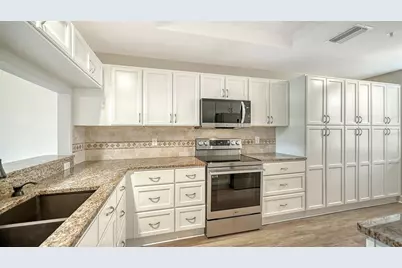 8735 Olde Hickory Avenue #8105, Sarasota, FL 34238 - Photo 6