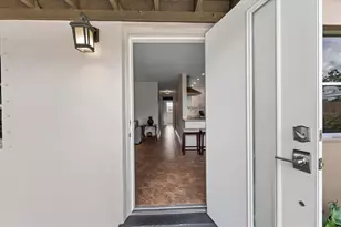 2350 Loma Linda St, Sarasota, FL 34239 - Photo 8