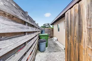 2350 Loma Linda St, Sarasota, FL 34239 - Photo 66