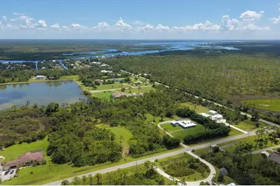 9008 Falcon Court, Venice, FL 34293 - Photo 4