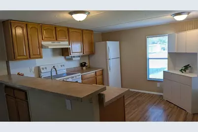 39518 Sterling Drive, Zephyrhills, FL 33542 - Photo 4