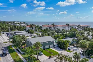 202 Peacock Ln, Holmes Beach, FL 34217 - Photo 60