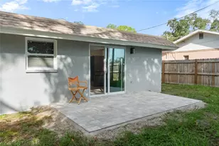 420 Melody Cir, Sarasota, FL 34237 - Photo 34