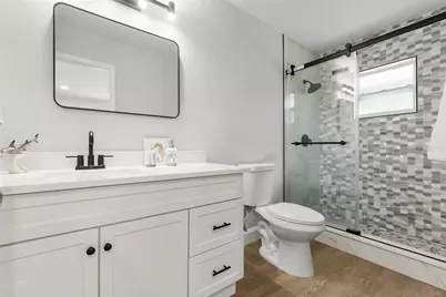 420 Melody Circle, Sarasota, FL 34237 - Photo 20