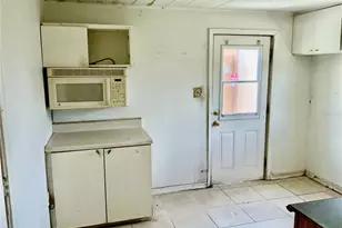 2118 1st Ave E, Palmetto, FL 34221 - Photo 6