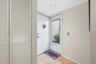 3365 Cross Creek Dr, Sarasota, FL 34231 - Photo 4