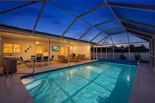 302 Degas Dr, Nokomis, FL 34275 - Photo 2
