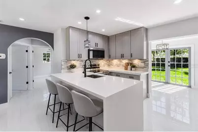 639 Hand Avenue, Sarasota, FL 34232 - Photo 8