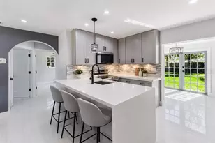 639 Hand Ave, Sarasota, FL 34232 - Photo 8