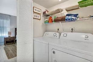 1130 W Peppertree Ln, Sarasota, FL 34242 - Photo 22
