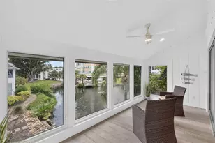 1130 W Peppertree Ln, Sarasota, FL 34242 - Photo 4