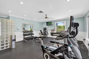 1130 W Peppertree Ln, Sarasota, FL 34242 - Photo 30