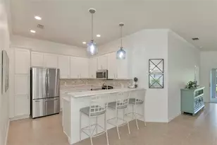 2133 Burgos Dr, Sarasota, FL 34238 - Photo 6
