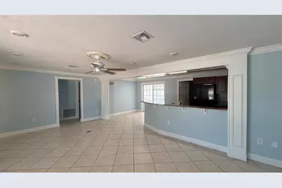3100 Lake Ridge Drive, Sarasota, FL 34237 - Photo 2