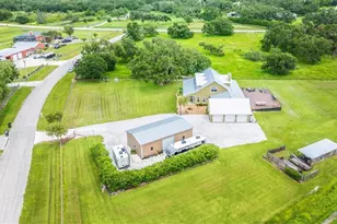 1901 Joshua Dr, Sarasota, FL 34240 - Photo 58