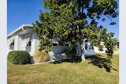415 Oakwood Boulevard W, Sarasota, FL 34237 - Photo 6