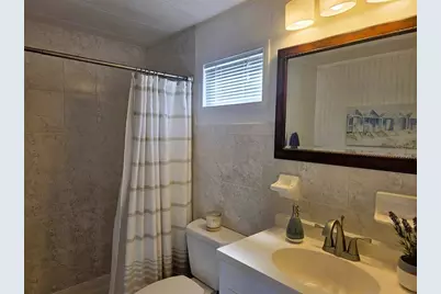415 Oakwood Boulevard W, Sarasota, FL 34237 - Photo 28