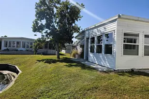 415 Oakwood Blvd W, Sarasota, FL 34237 - Photo 4