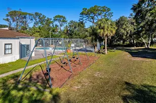 903 Byron Ln, Sarasota, FL 34243 - Photo 40