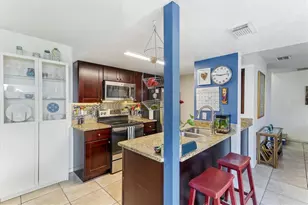 903 Byron Ln, Sarasota, FL 34243 - Photo 12
