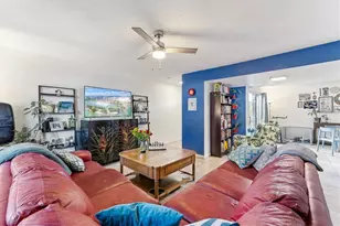903 Byron Ln, Sarasota, FL 34243 - Photo 8