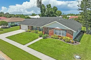 1113 Derian Pl, Nokomis, FL 34275 - Photo 2