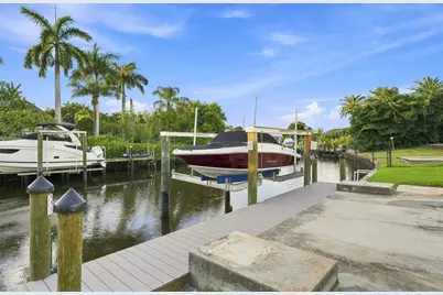 2303 Constitution Boulevard, Sarasota, FL 34231 - Photo 52
