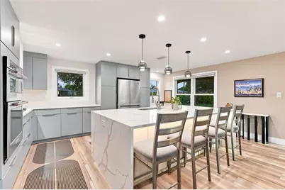 2303 Constitution Boulevard, Sarasota, FL 34231 - Photo 16