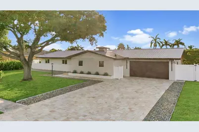 2303 Constitution Boulevard, Sarasota, FL 34231 - Photo 2